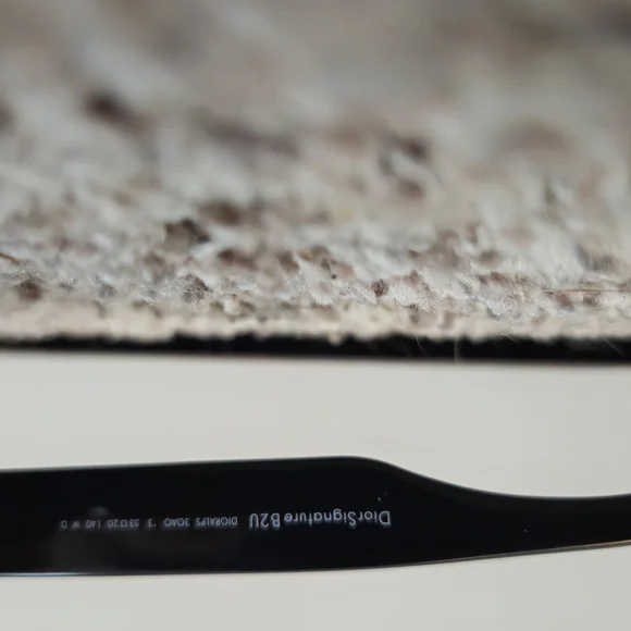 Dior Signature B2U Sunglasses - Picture 4 of 10